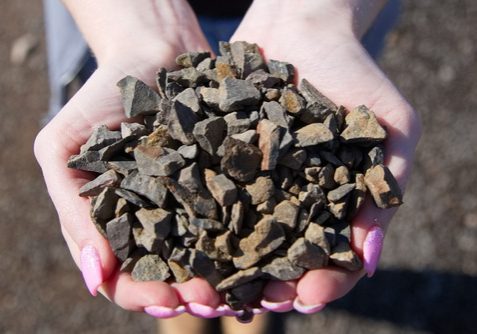 Black-and-Tan-One-Half-Inch-Decorative-Landscaping-Rock-landscape